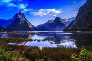 Mountain and lake scenery in New Zealand